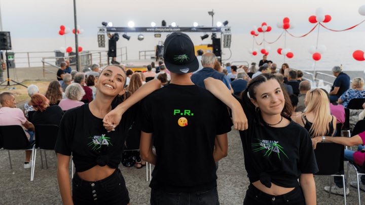 Ragazze immagine dello staff DEEJAY BARTA